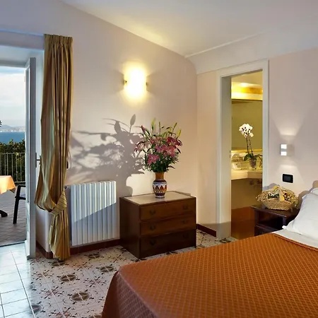 Le Querce Sea Thermae & 4* Isquia